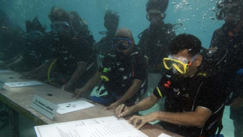 Underwater Maldives cabinet meeting in 2009 Provided by- Telegraphy image from AP via CBC
