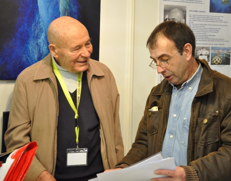 En pleine discussion avec André Laban au Salon de la Plongée de Paris en 2014 – Photo F. Machu